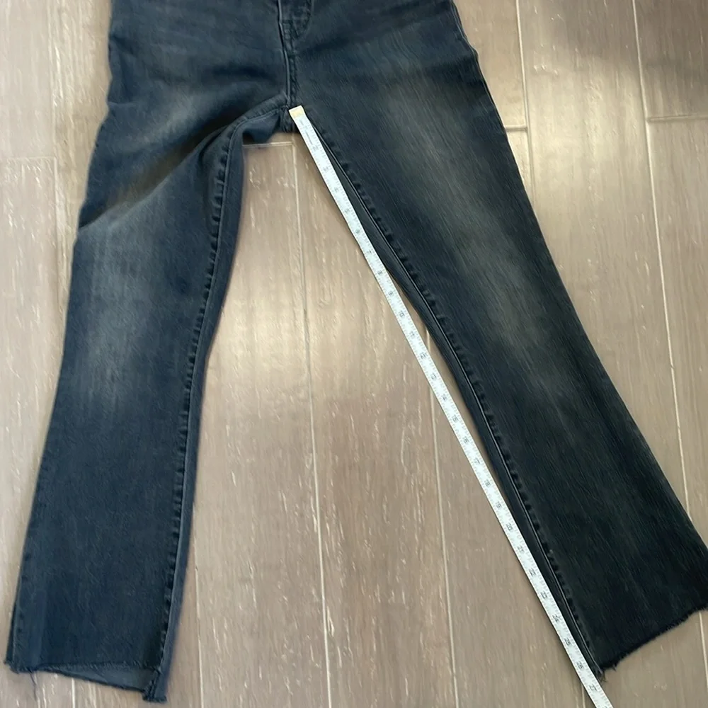Madewell Cali Demi-Boot faded black high waist stretch jeans. Size 26T